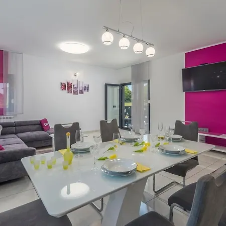 Tria Gimino With Private Pool Villa *
